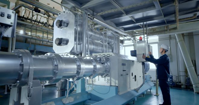 通威開(kāi)創(chuàng)'好產(chǎn)品'年 郭異忠引領(lǐng)飼料行業(yè)邁向質(zhì)量新紀(jì)元，工廠化養(yǎng)蝦目標(biāo)100萬(wàn)噸